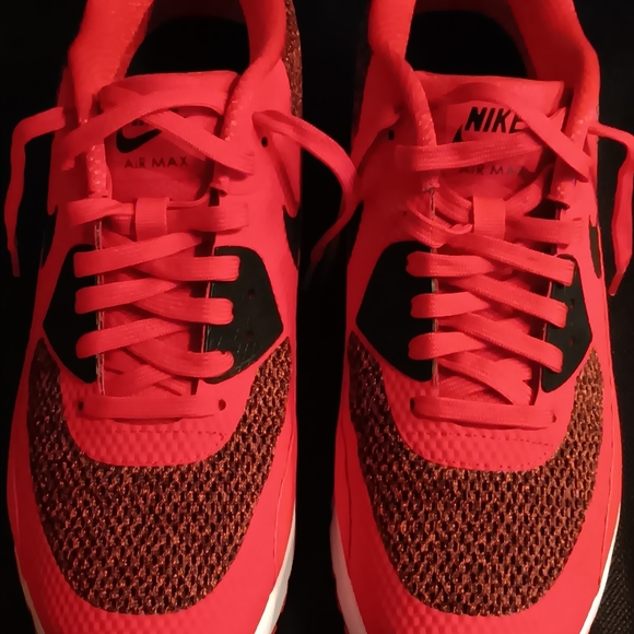 Air Max 90 Ultra 2.0 Essentials 10.5 - Picture 8 of 10